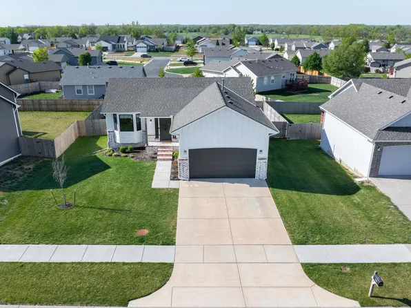 715 Reflection Lk, Andover, KS 67002