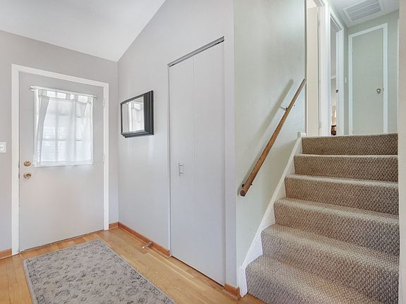 4th image of 362 Ripley Ct