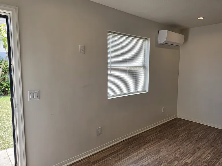 4427 4th Ave #1/2 — Photo 3