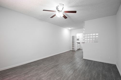 2nd image of 12706 Venice Blvd APT 17