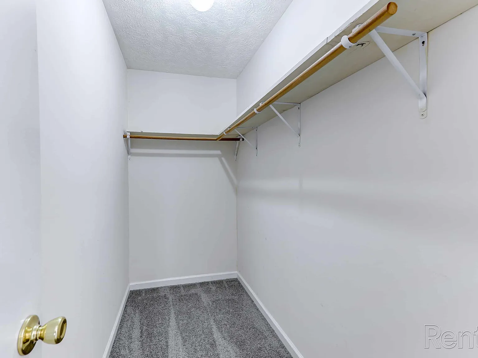 Crown Point Apartments — Photo 4