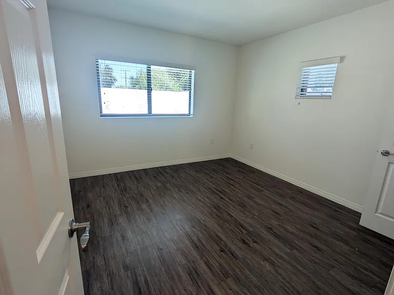 201 S Balcom Ave #B — Photo 10
