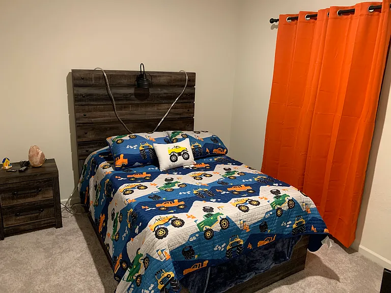2019 Memorial Ln — Photo 7