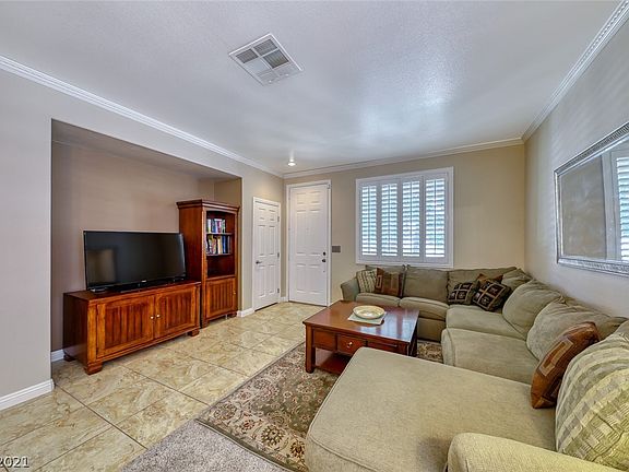 3rd image of 2257 Chestnut Bluffs Ave