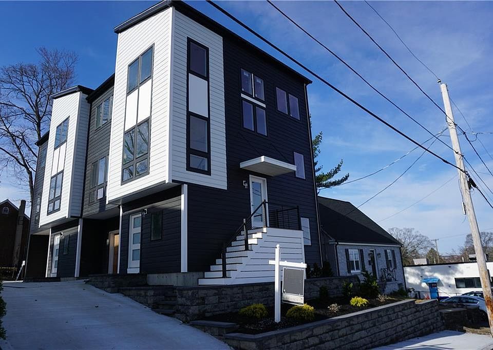 1st image of 152 Colonial Rd #152