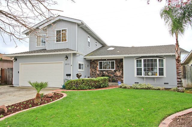 1st image of 3913 Woodford Dr