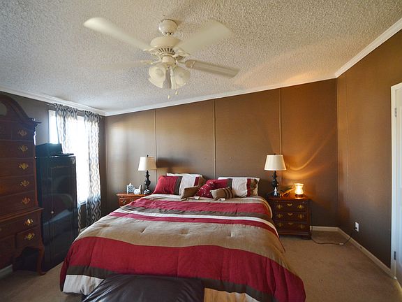 3rd image of 6574 Oak Hollow Dr