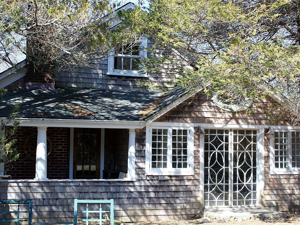 1st image of 66 Foster Ave