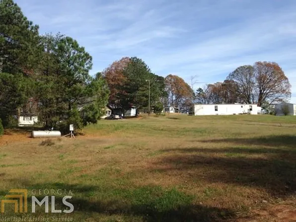 60 Bennys Dr, Cleveland, GA 30528