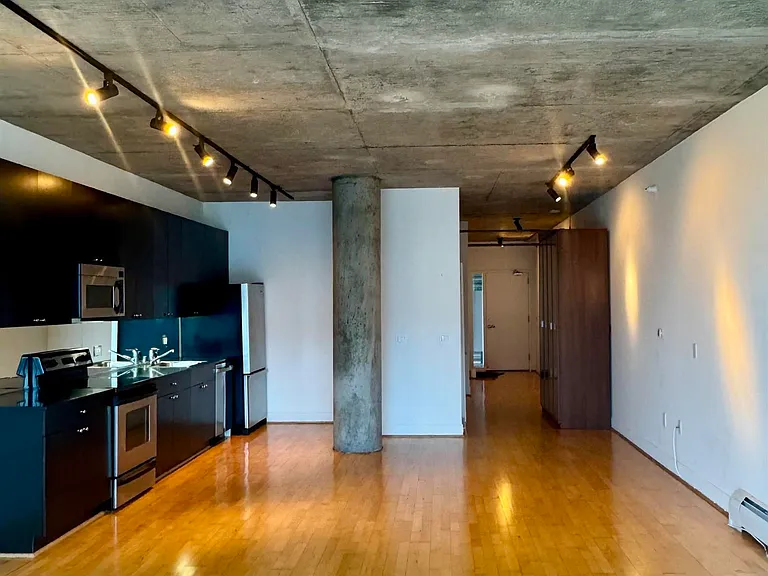 311 Oak St #804 — Photo 2