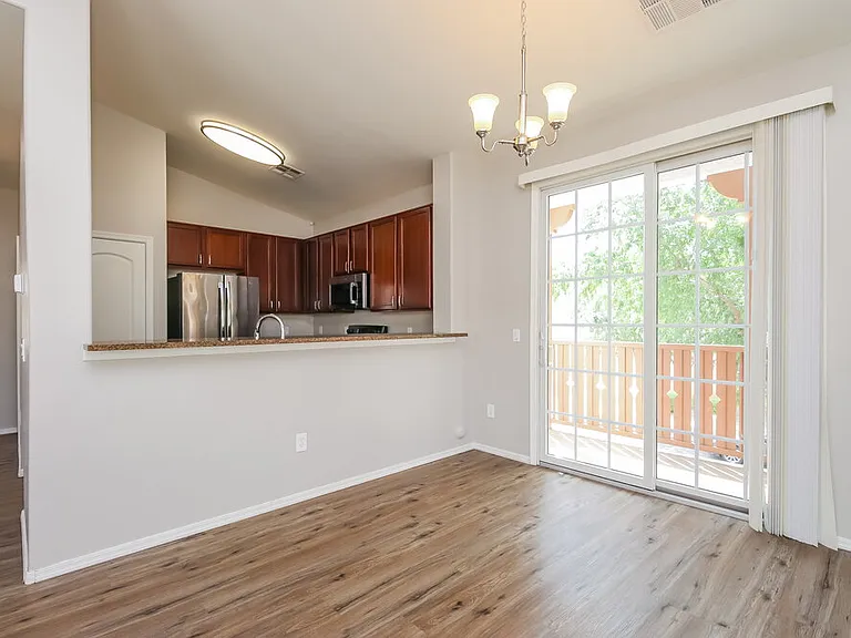 4068 E Windsor Dr — Photo 8