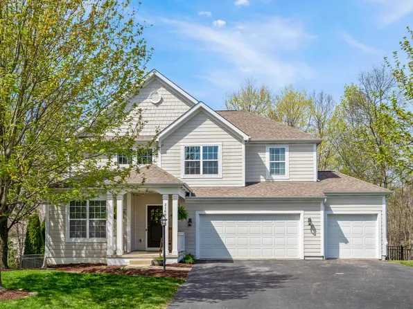 3163 Autumn Applause Dr, Lewis Center, OH 43035