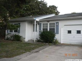 32 Keene St, Manchester Township, NJ 08759