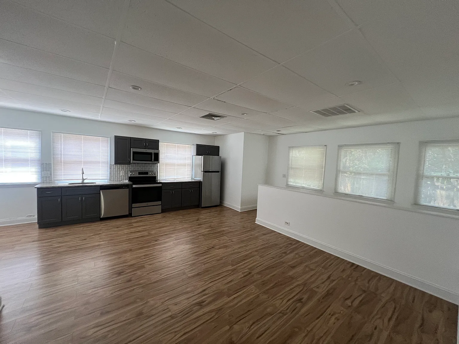 2 bed, 800 sqft, $3,200 — Photo 4