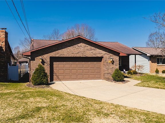 2nd image of 4303 Sandalwood Pl