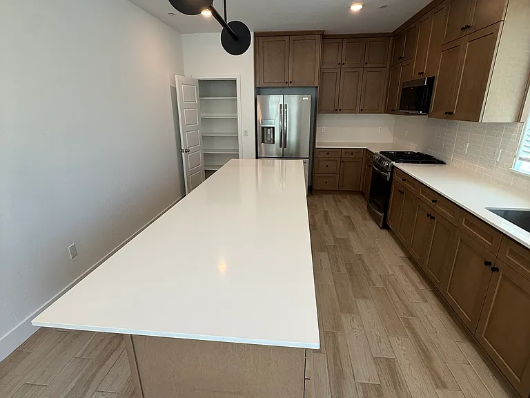 2762 E Tamarind Dr — Photo 4