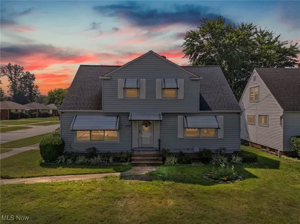 29538 Woodway Dr, Wickliffe, OH 44092