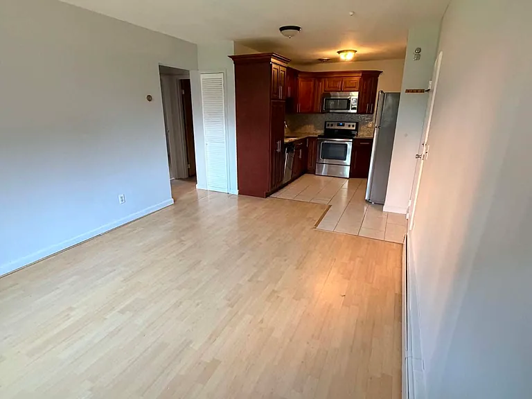 133 Warren St #3 — Photo 8
