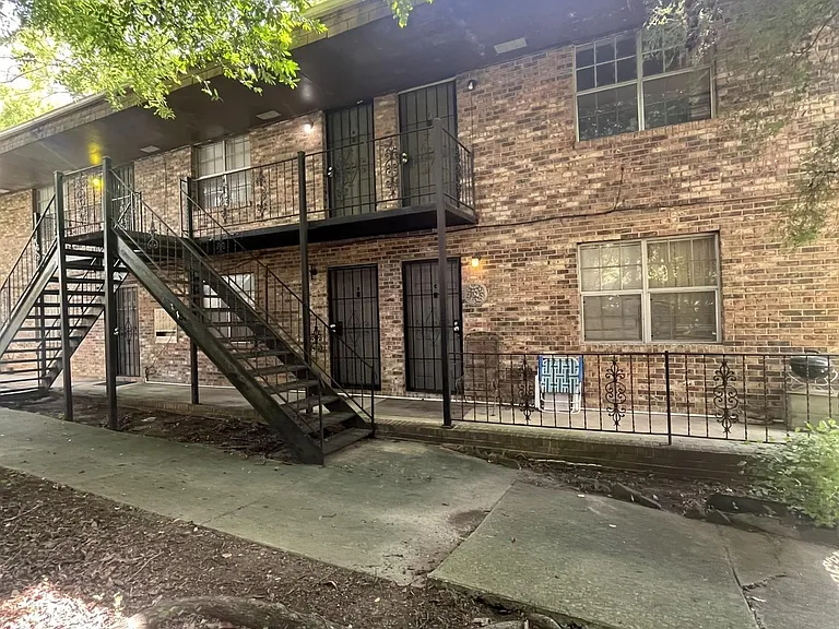 2613 11th Ave S — Photo 1