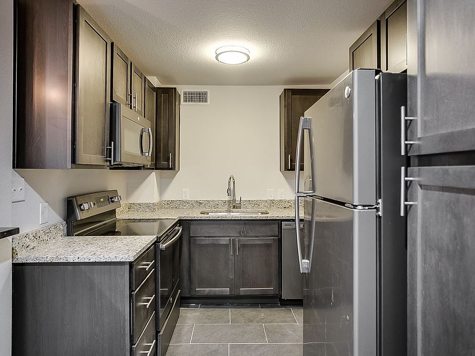 1st image of 4933 Gaston Ave #101