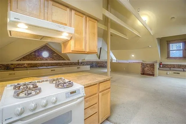 402 W Washington St #C — Photo 7