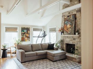 2100 W 73rd St, Prairie Village, KS 66208