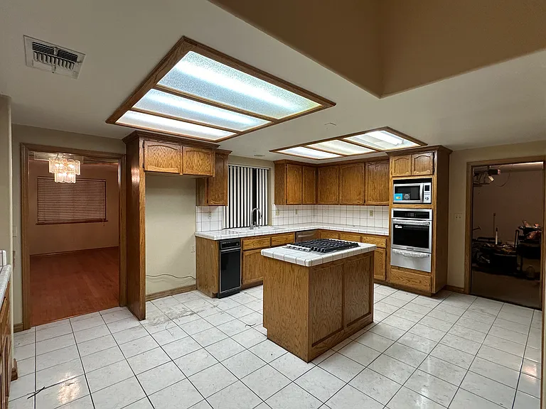 19609 Seneca Rd — Photo 5