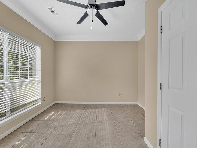 8335 Springhead Ln — Photo 14