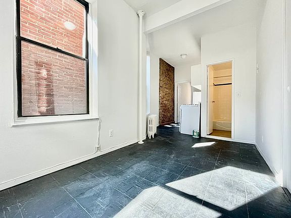 5th image of 217 E 85th St #16