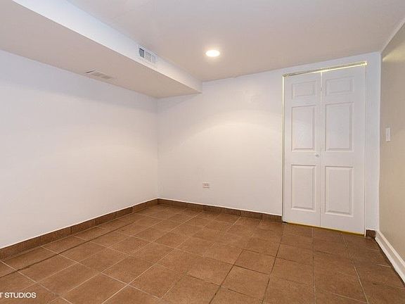 5th image of 1739 N Francisco Ave #B