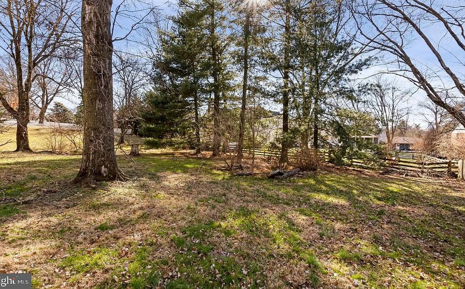 1st image of 7923 Lewinsville Rd