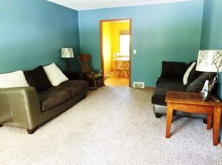 106 Meadow Cir S, Burnsville, MN 55337