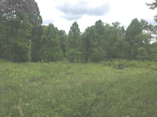 692 Top Of World Dr, Louisa, KY 41201