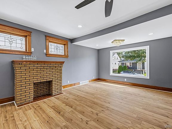 5th image of 266 Fenton St