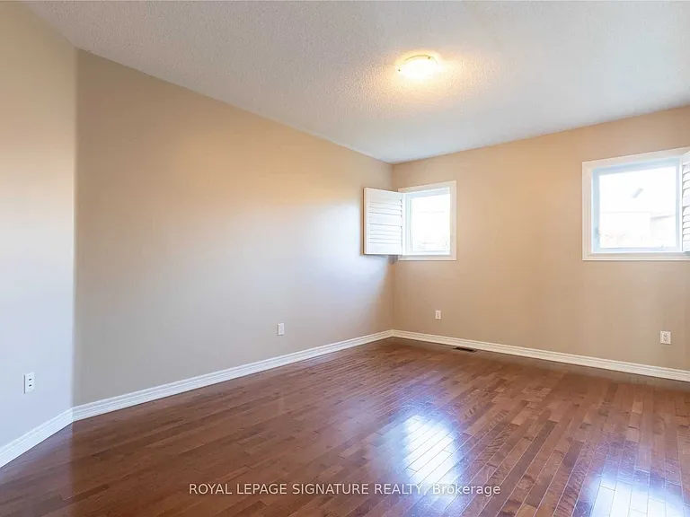 128 Holmes Cres — Photo 11