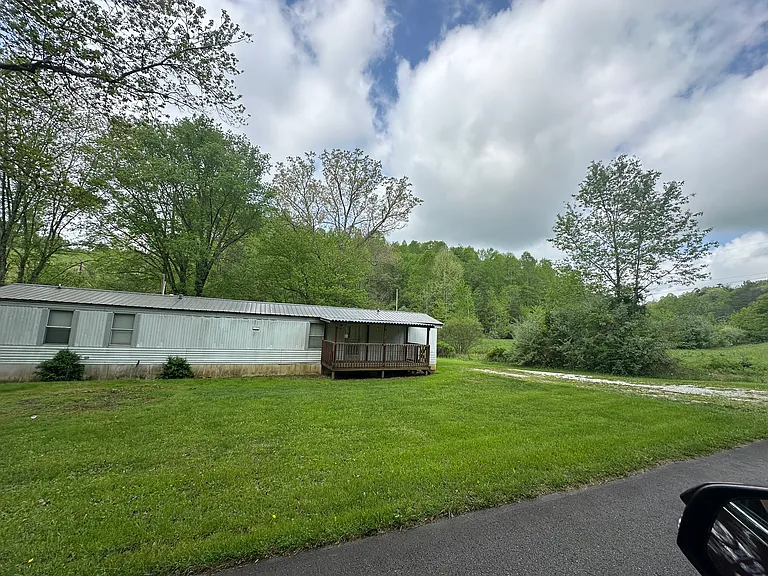 717 Hellard Rd — Photo 2
