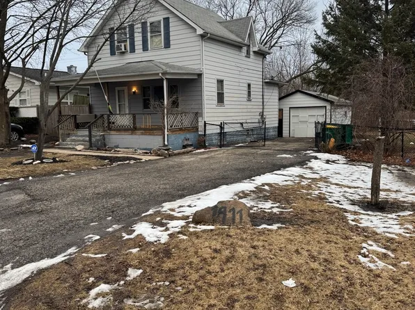 1911 Hebron Ave, Zion, IL 60099