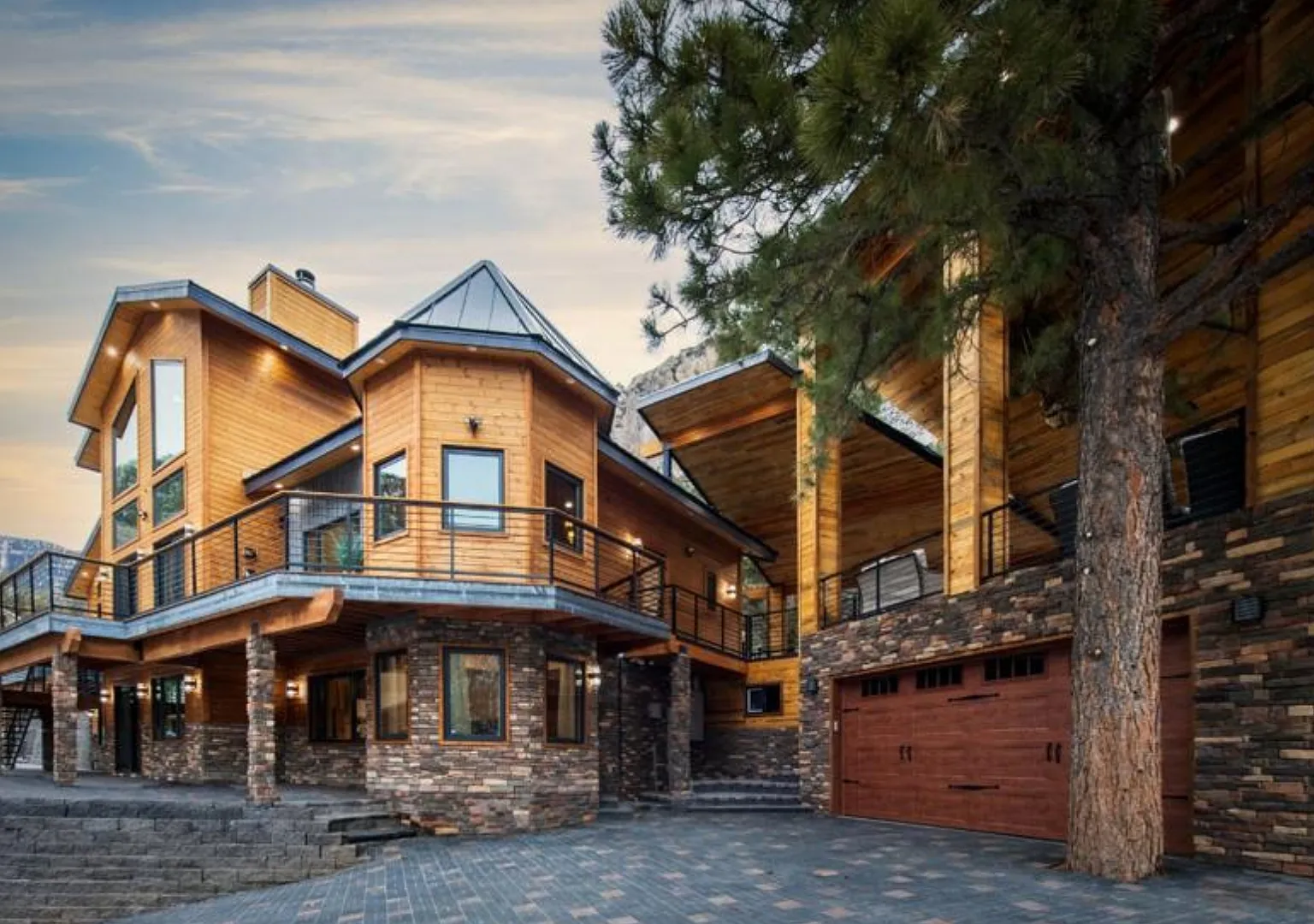 5 bed, 6600 sqft, $7,450 — Photo 3