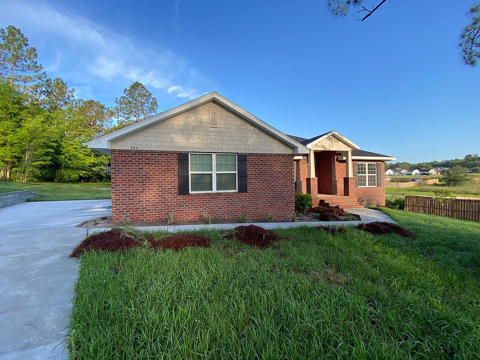 1st image of 540 NW Oakmont Way