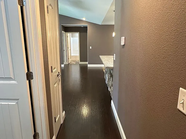 333 Lyle Curtis Cir — Photo 33