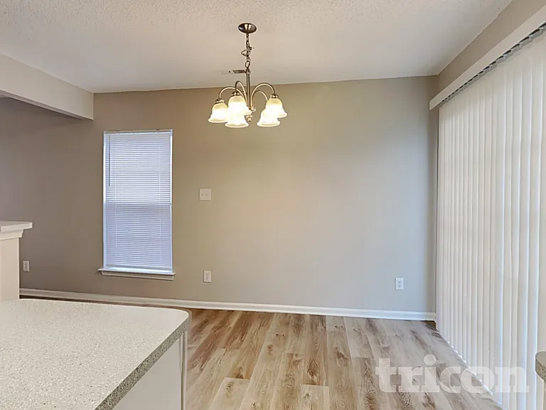 5818 Greenway Vista Ln — Photo 4