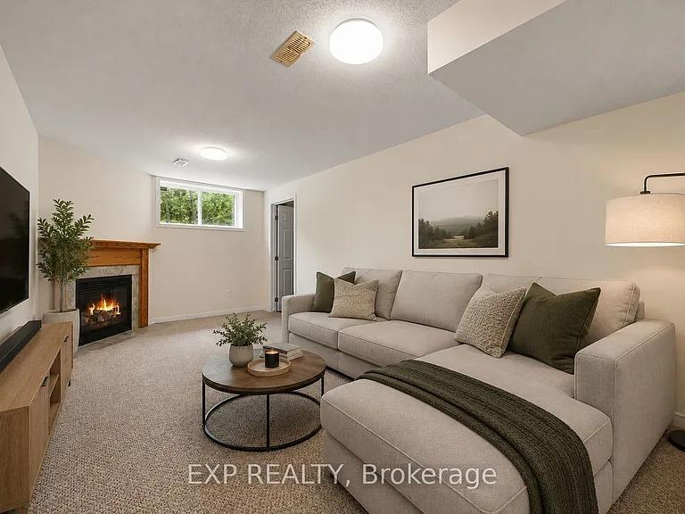 218 Rolling Meadow Cres — Photo 23