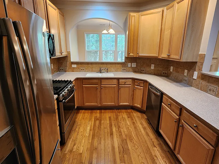 6004 Kohler Ln — Photo 22