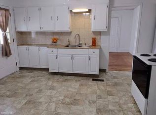 4 Apple Ave APT 1, Carbondale, PA 18407
