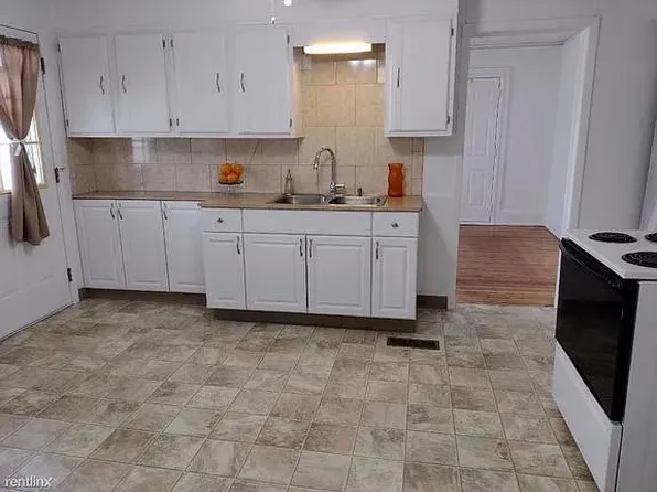 4 Apple Ave, Carbondale, PA