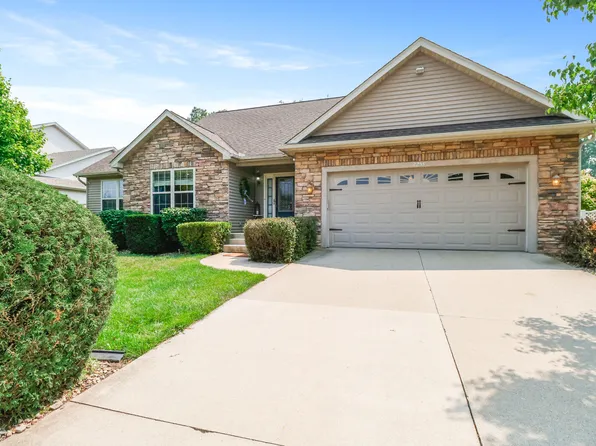 2253 Carlisle Ln, Valparaiso, IN 46385