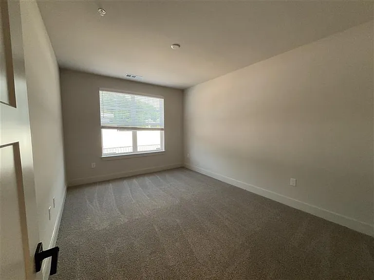 District on the Etowah Apartments — Photo 552