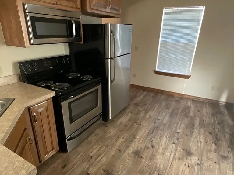312 W Main St — Photo 5
