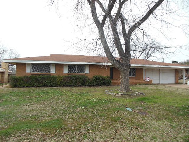 1st image of 1604 Karen Ln
