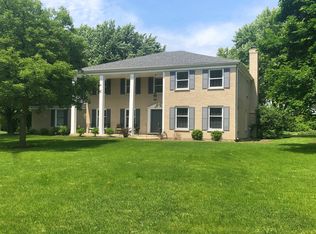 1316 Lake Shore Dr N, Barrington, IL 60010